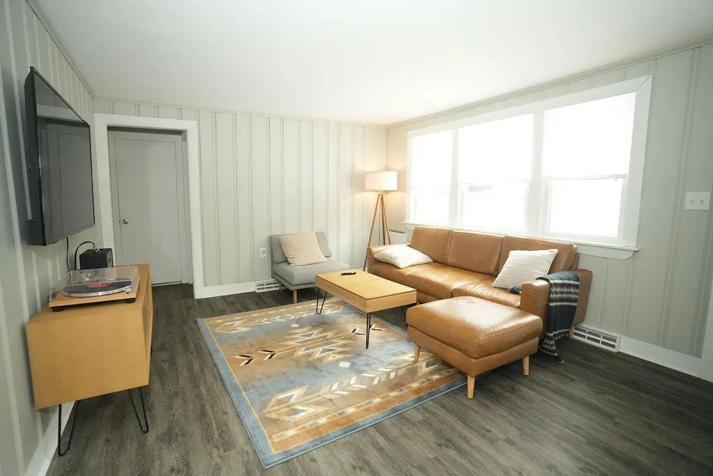 207 River Road New Boston NH 03070