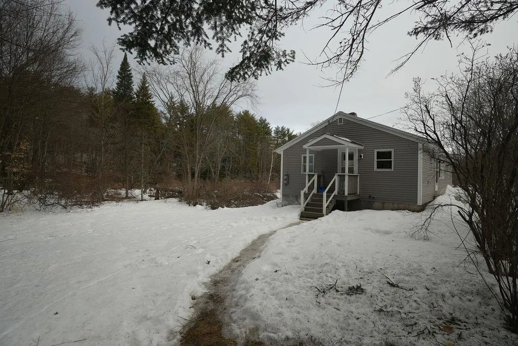 207 River Road New Boston NH 03070