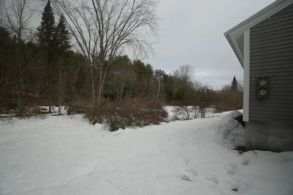 207 River Road New Boston NH 03070
