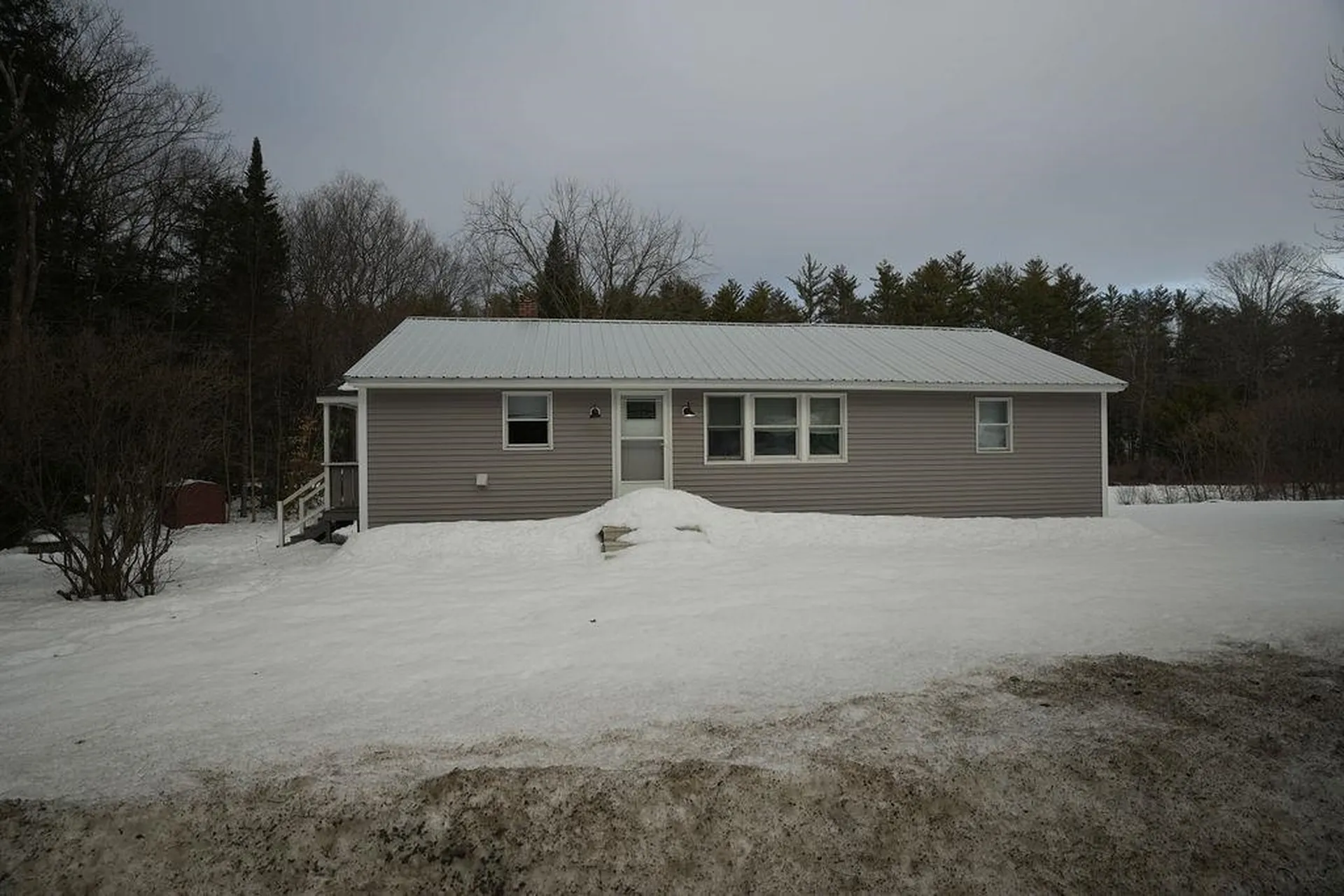 207 River Road New Boston NH 03070