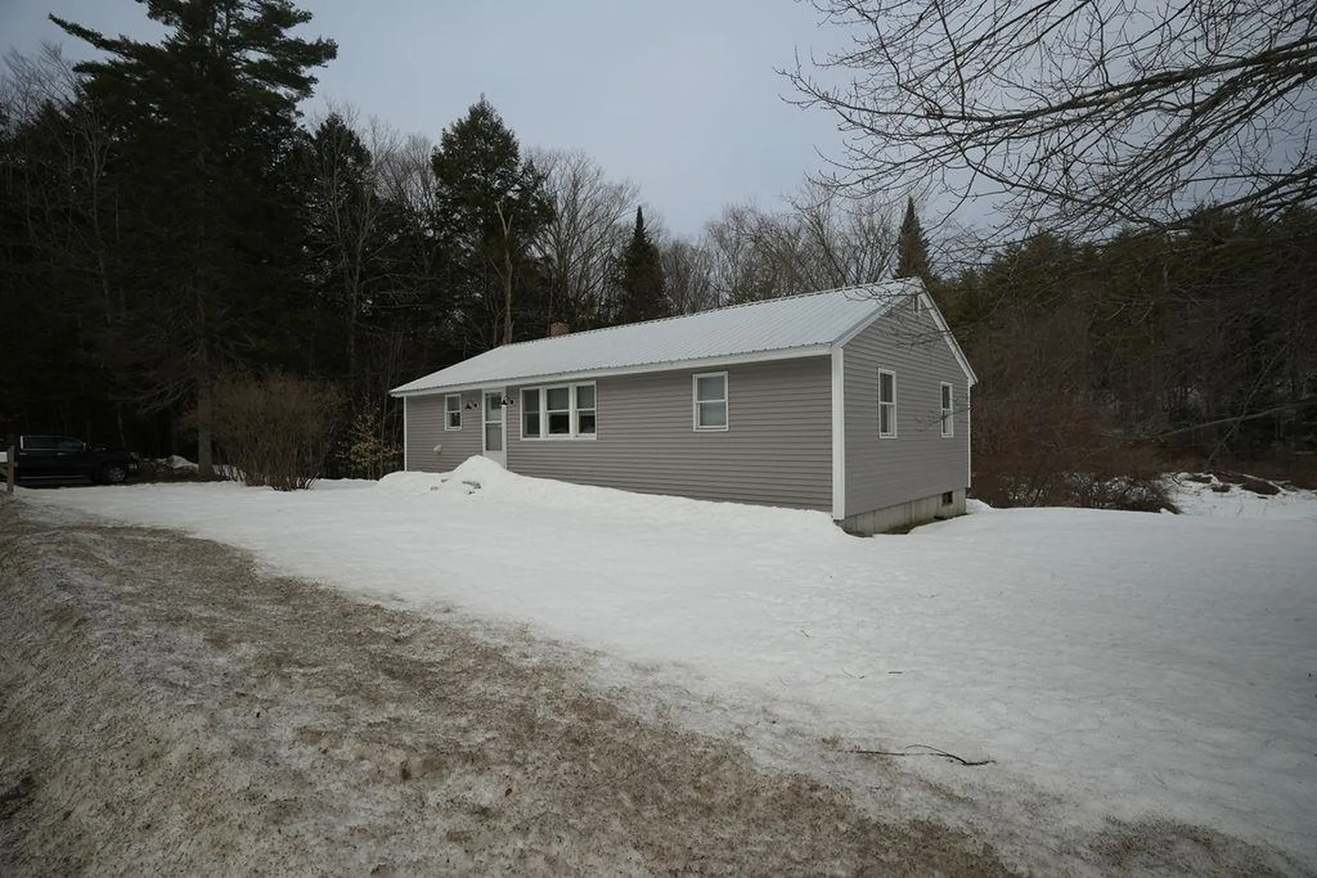 207 River Road New Boston NH 03070