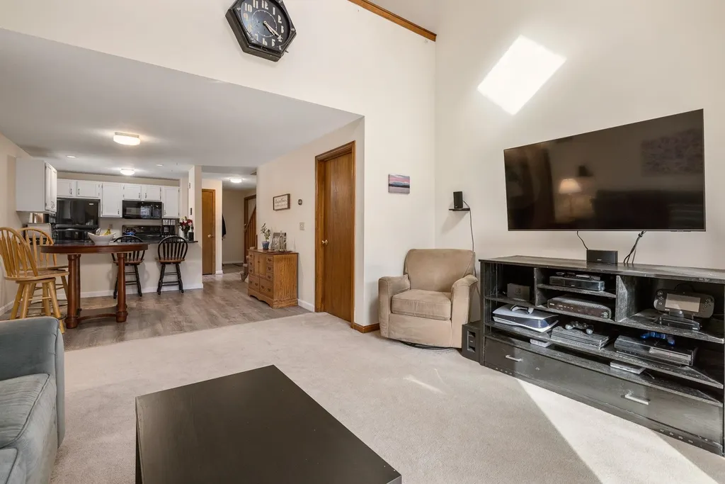 9 Montrose Drive Stratham NH 03885