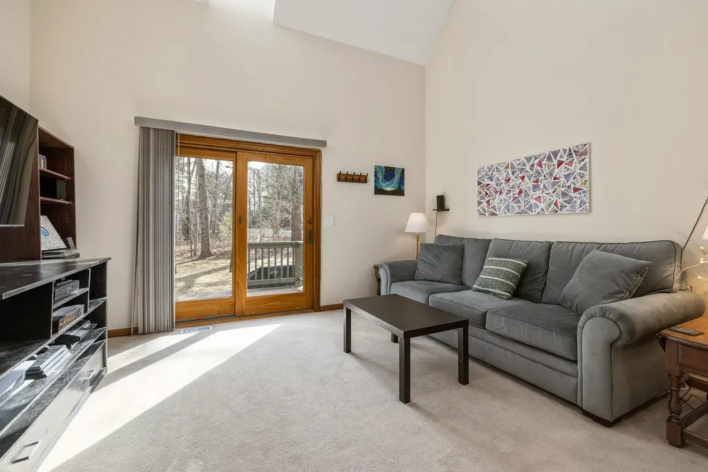 9 Montrose Drive Stratham NH 03885