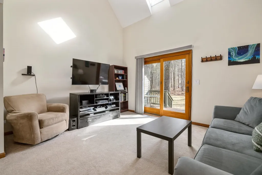 9 Montrose Drive Stratham NH 03885