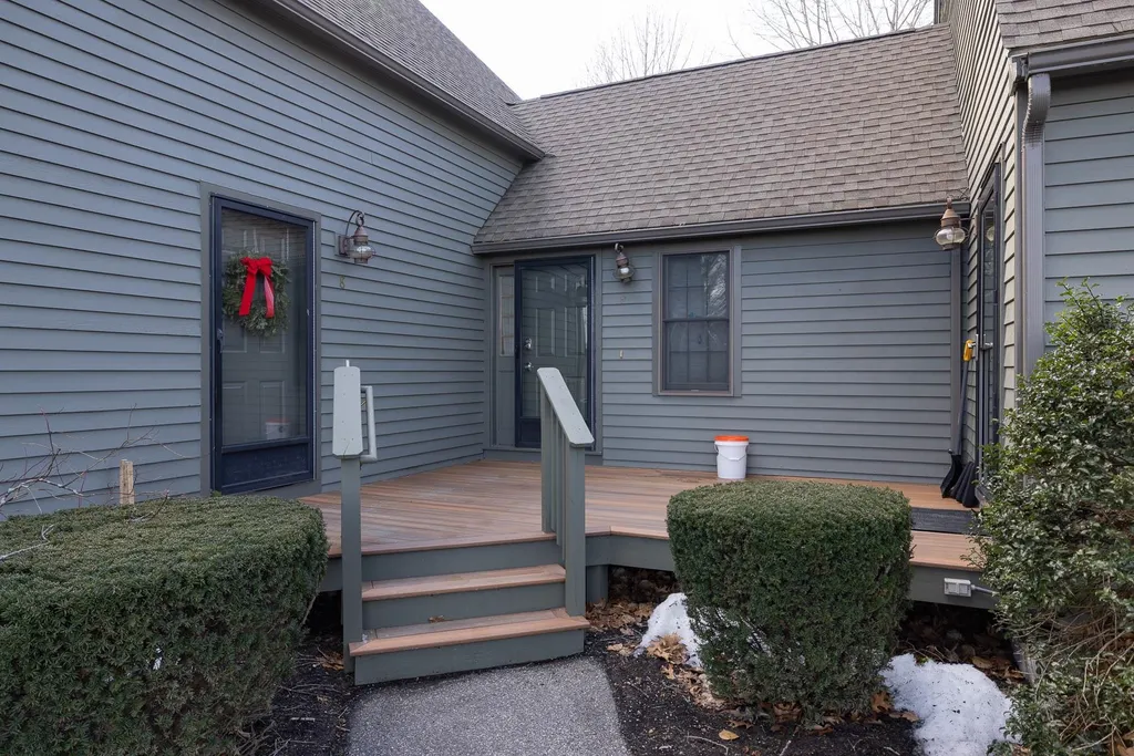 9 Montrose Drive Stratham NH 03885