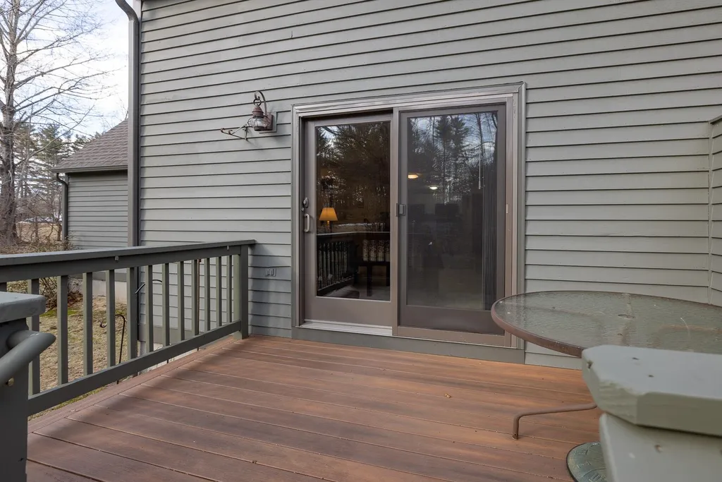 9 Montrose Drive Stratham NH 03885