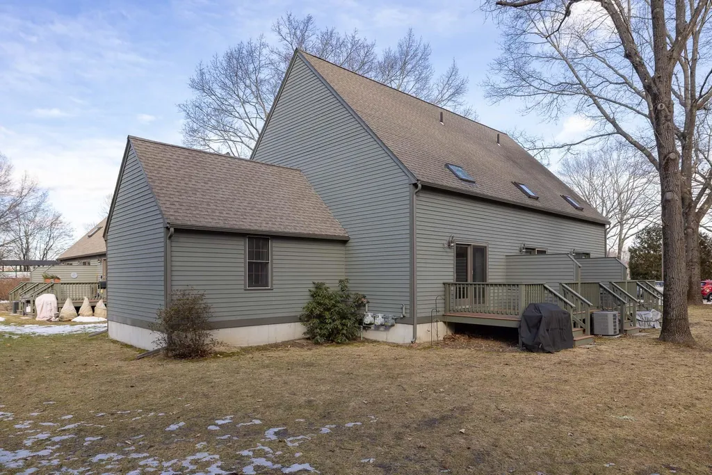 9 Montrose Drive Stratham NH 03885
