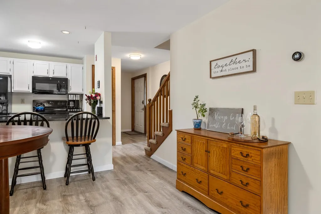 9 Montrose Drive Stratham NH 03885