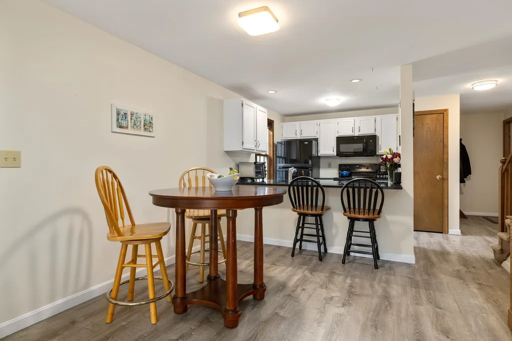 9 Montrose Drive Stratham NH 03885