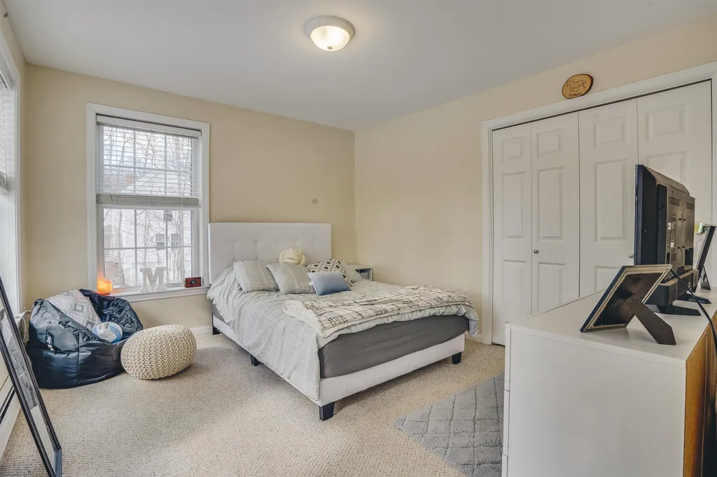 14 Shannon Drive Nottingham NH 03290