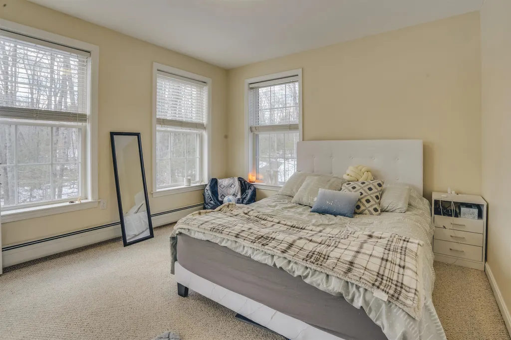 14 Shannon Drive Nottingham NH 03290