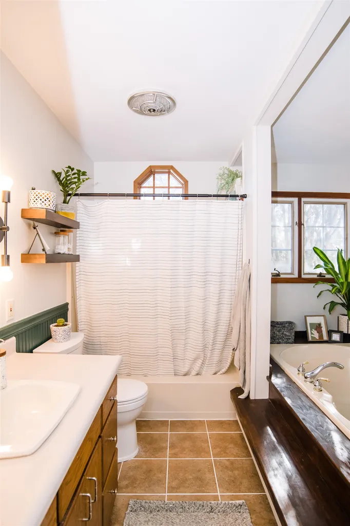 384 South Street South Hero VT 05486