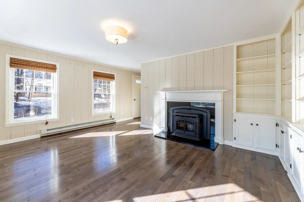 10 Oak Ridge Road Lebanon NH 03784