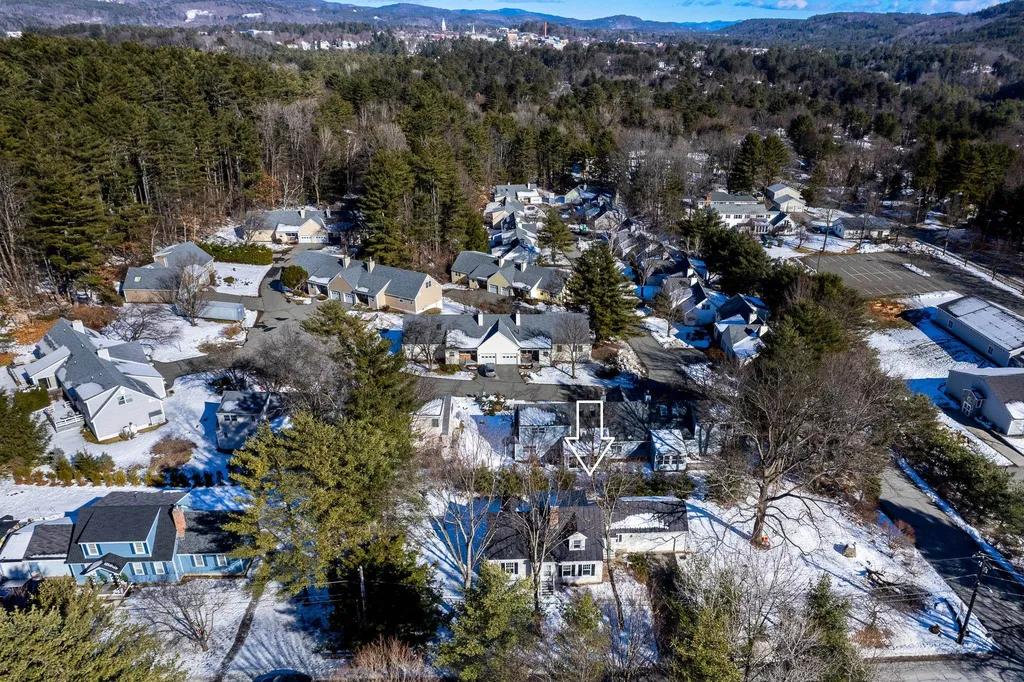 10 Oak Ridge Road Lebanon NH 03784