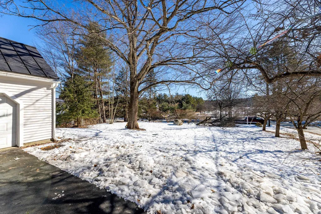 10 Oak Ridge Road Lebanon NH 03784