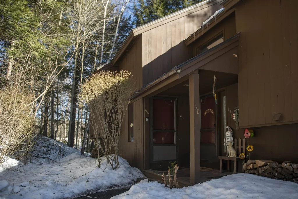 253 Old Quechee Road Hartford VT 05059