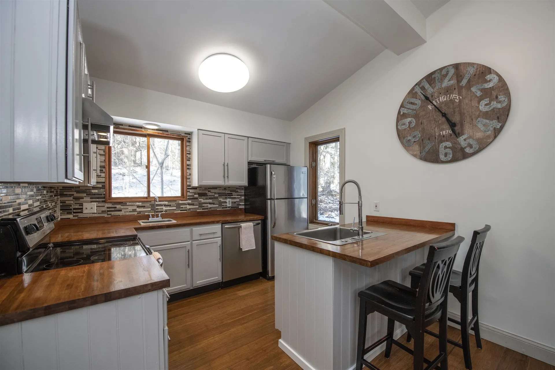253 Old Quechee Road Hartford VT 05059