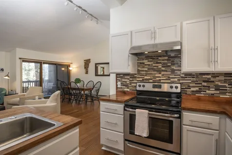 253 Old Quechee Road Hartford VT 05059