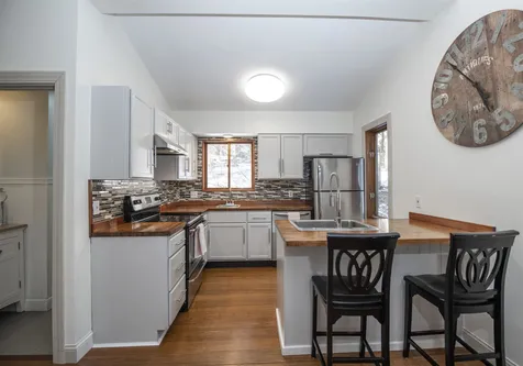 253 Old Quechee Road Hartford VT 05059