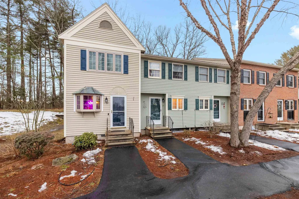 727 Fox Hollow Drive Hudson NH 03051