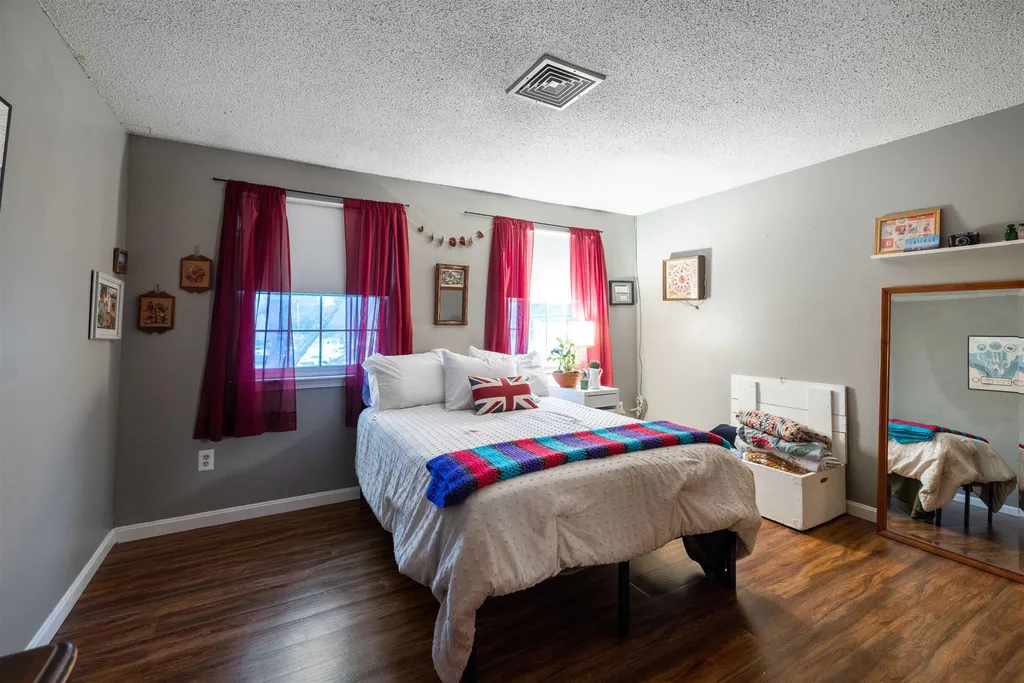 727 Fox Hollow Drive Hudson NH 03051