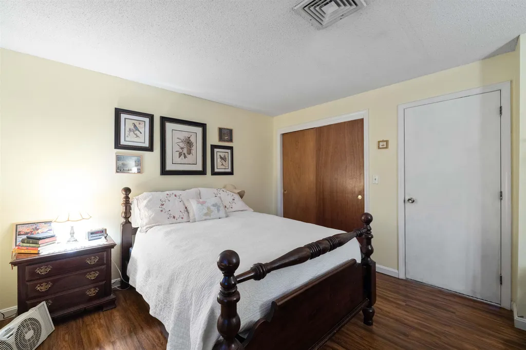 727 Fox Hollow Drive Hudson NH 03051
