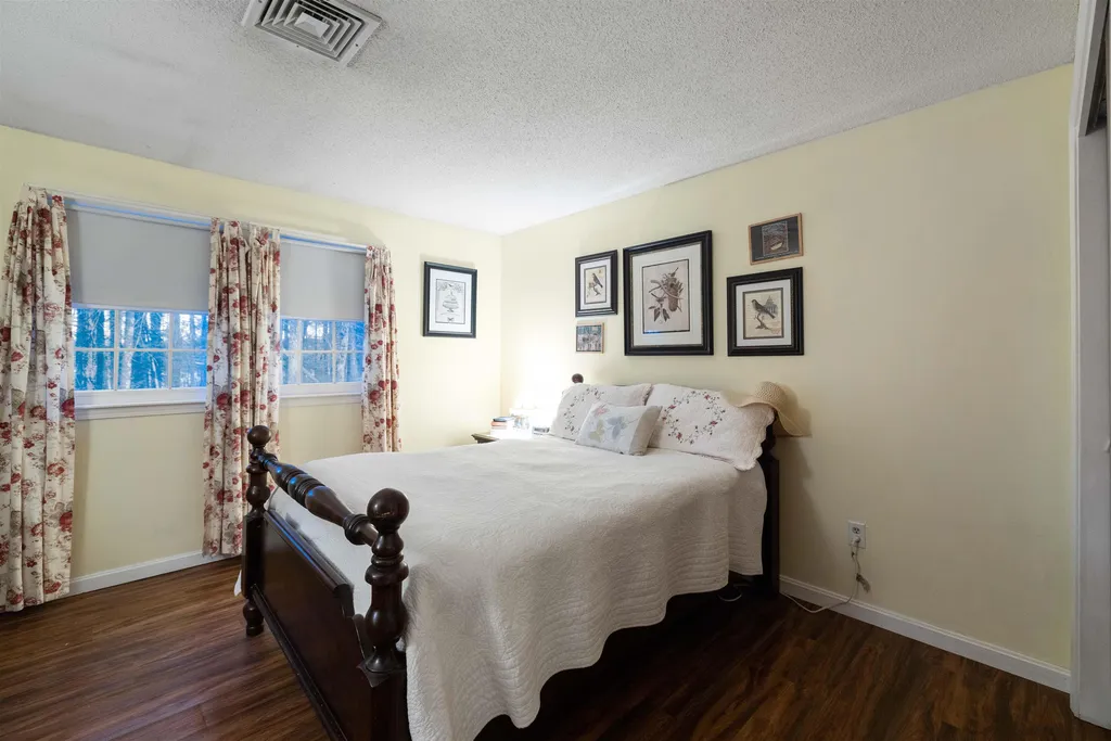 727 Fox Hollow Drive Hudson NH 03051