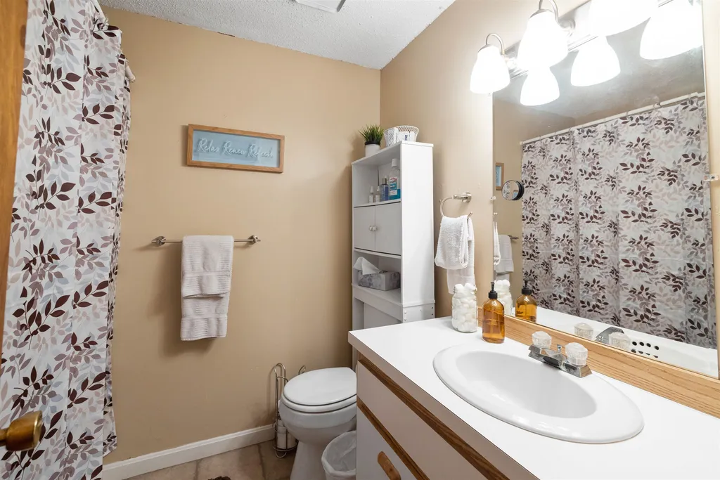 727 Fox Hollow Drive Hudson NH 03051