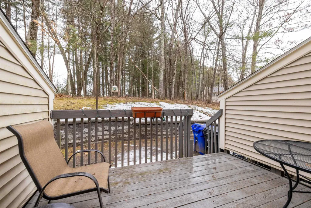727 Fox Hollow Drive Hudson NH 03051