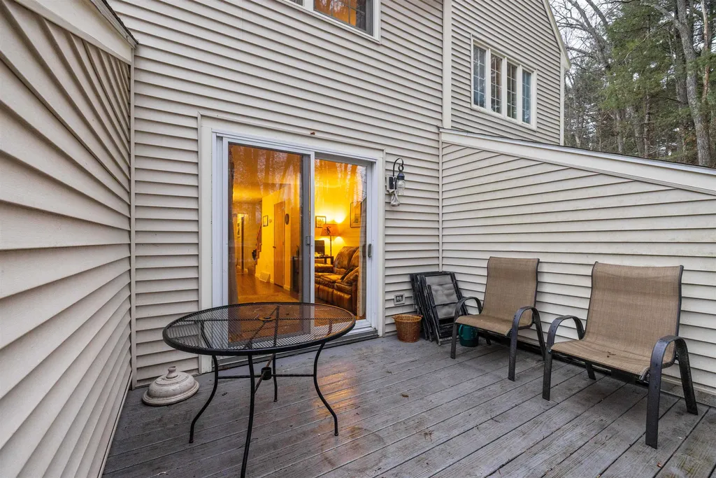 727 Fox Hollow Drive Hudson NH 03051