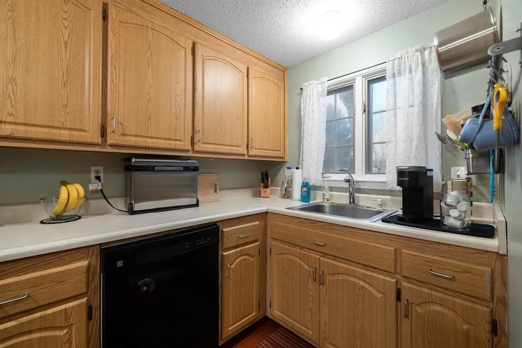 727 Fox Hollow Drive Hudson NH 03051