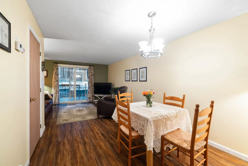 727 Fox Hollow Drive Hudson NH 03051