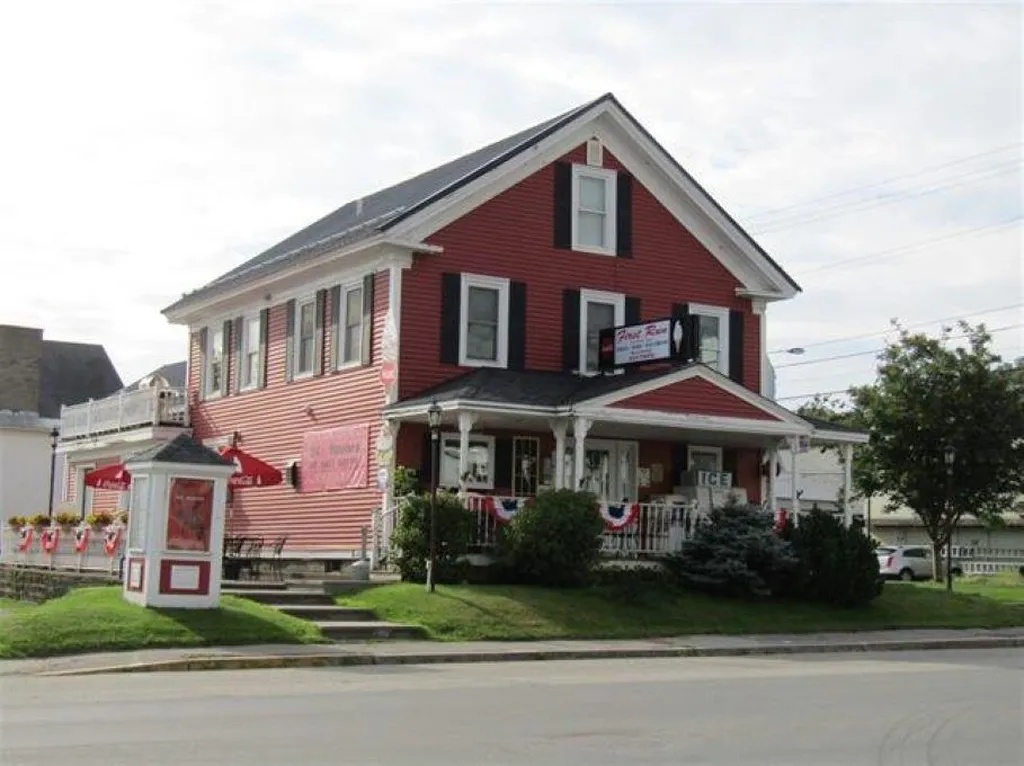 3 Pleasant Street, Colebrook NH Real Estate Listing MLS 4943198 Teamner