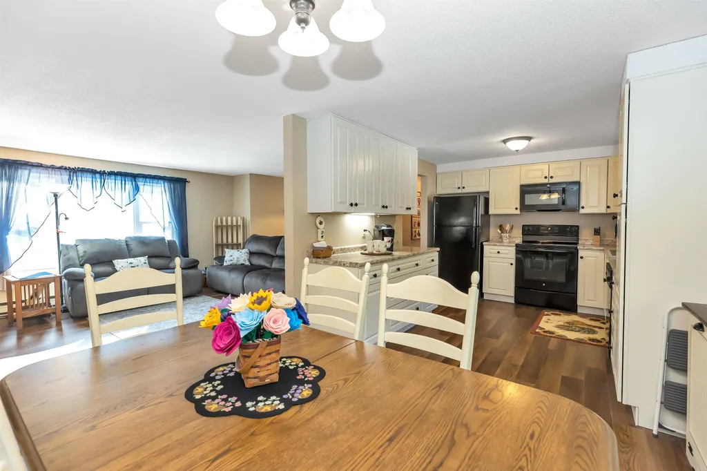 17 Northgate Drive Bedford NH 03110