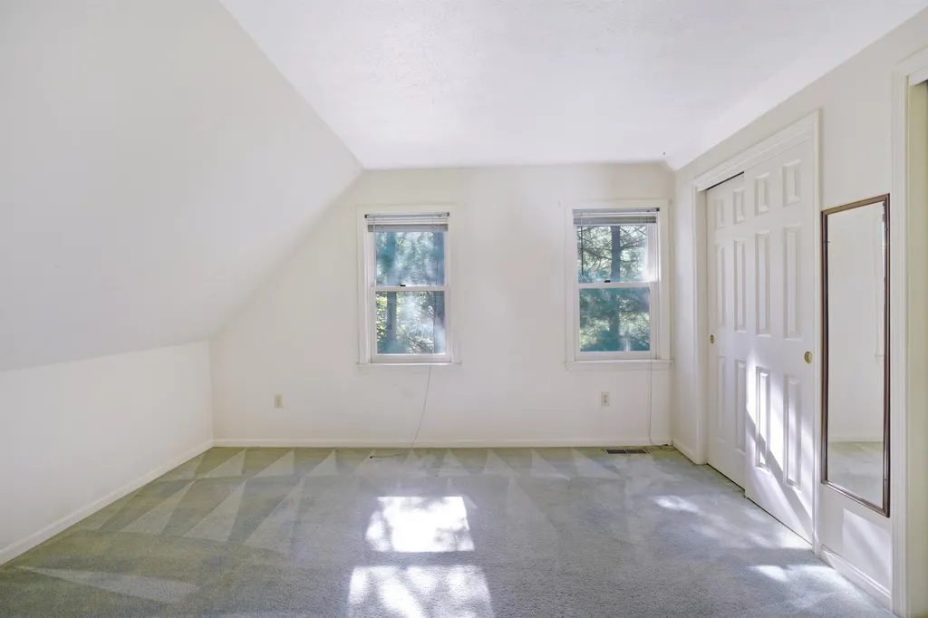 19 Lisbon Lane Nashua NH 03060