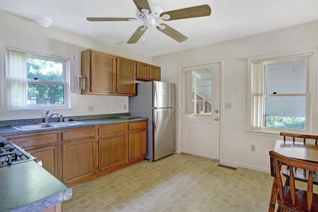 19 Lisbon Lane Nashua NH 03060