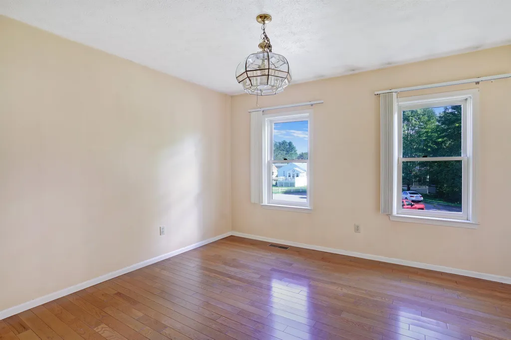 19 Lisbon Lane Nashua NH 03060
