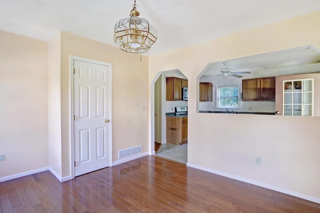 19 Lisbon Lane Nashua NH 03060