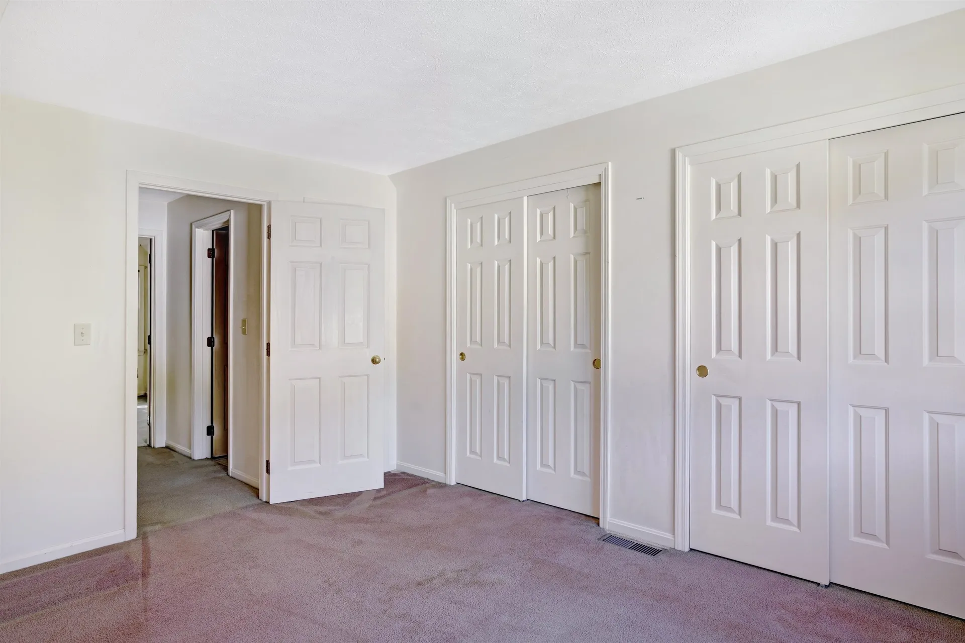19 Lisbon Lane Nashua NH 03060