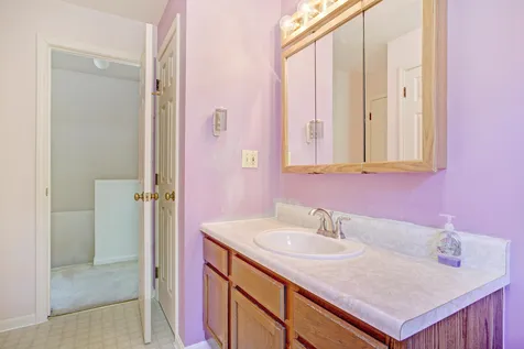 19 Lisbon Lane Nashua NH 03060