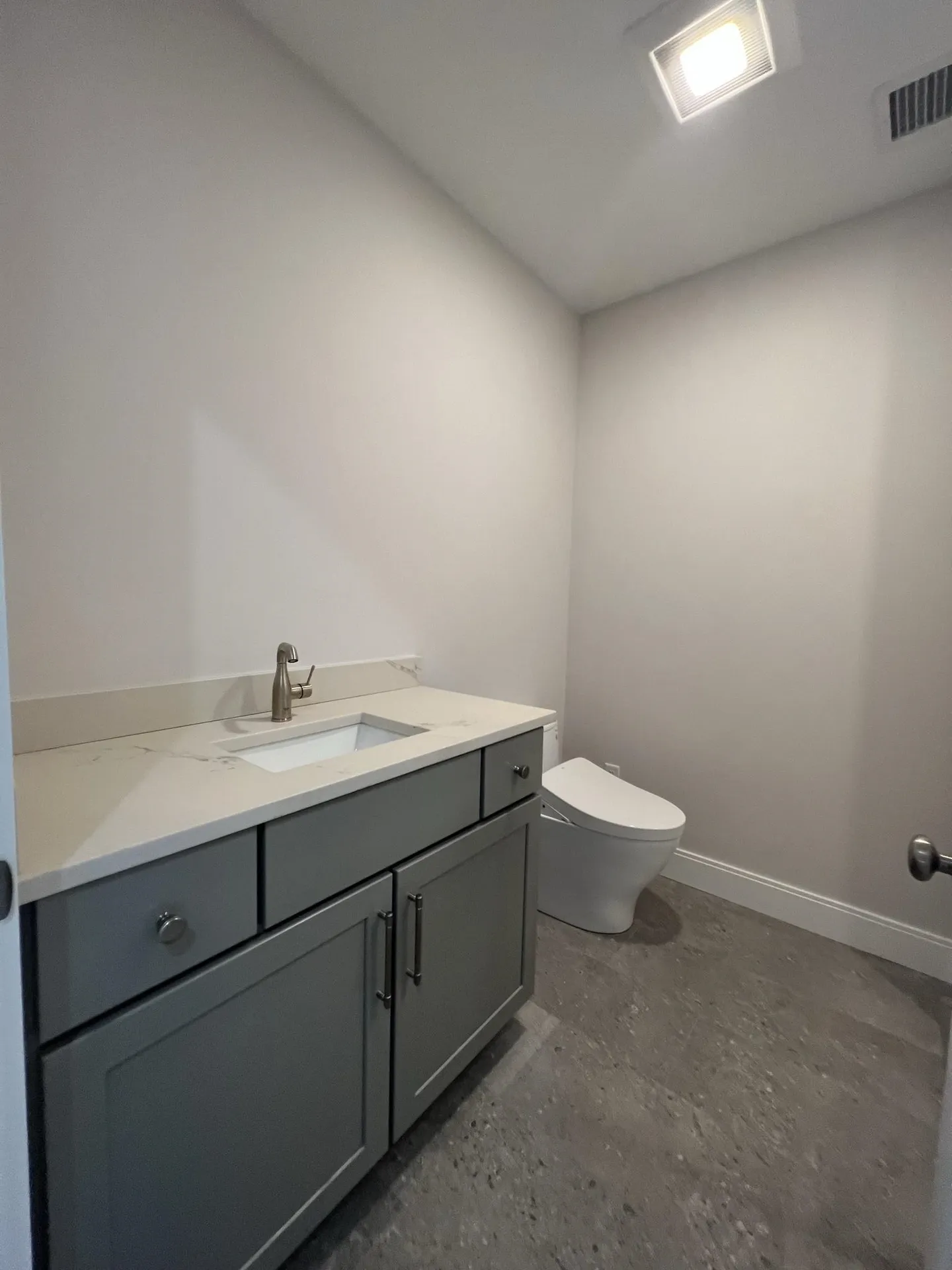 153 Sage Lane Portsmouth NH 03801