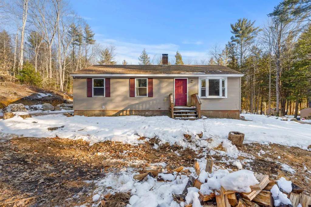 22 Briar Wood Drive Epsom NH 03234