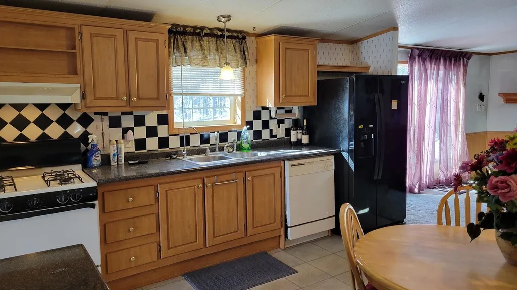 107 Kings Highway Middleton NH 03887