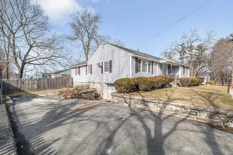 6 Messer Avenue Salem NH 03079