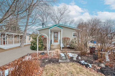 32 Lindenshire Avenue Exeter NH 03833