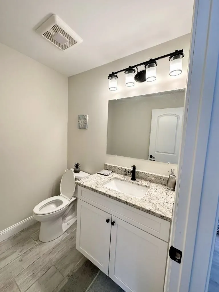 10 Sapphire Lane Nashua NH 03060
