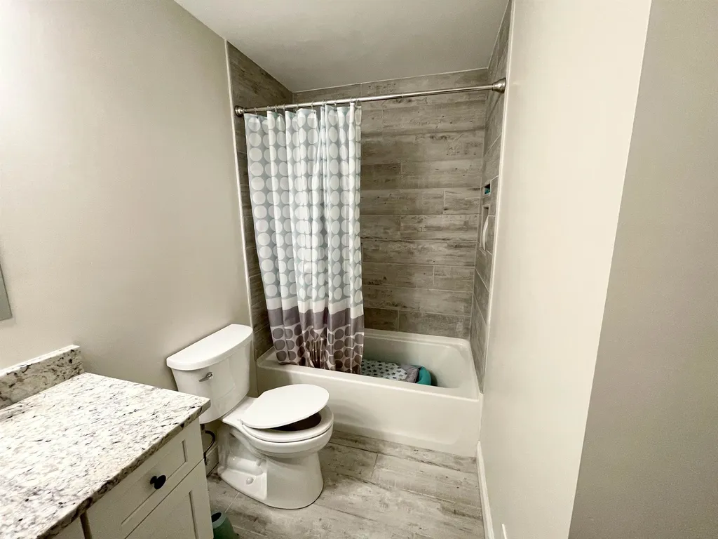 10 Sapphire Lane Nashua NH 03060
