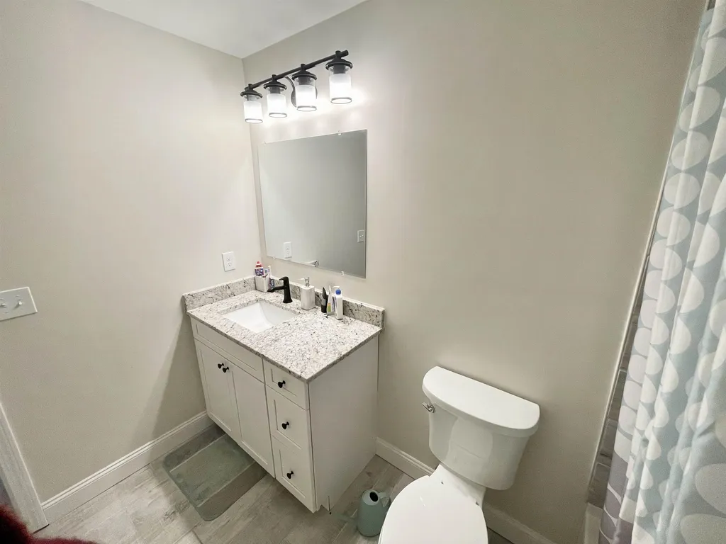 10 Sapphire Lane Nashua NH 03060