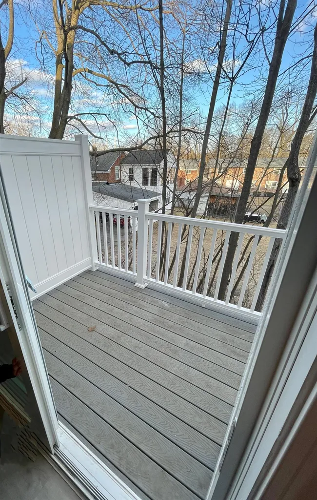 10 Sapphire Lane Nashua NH 03060