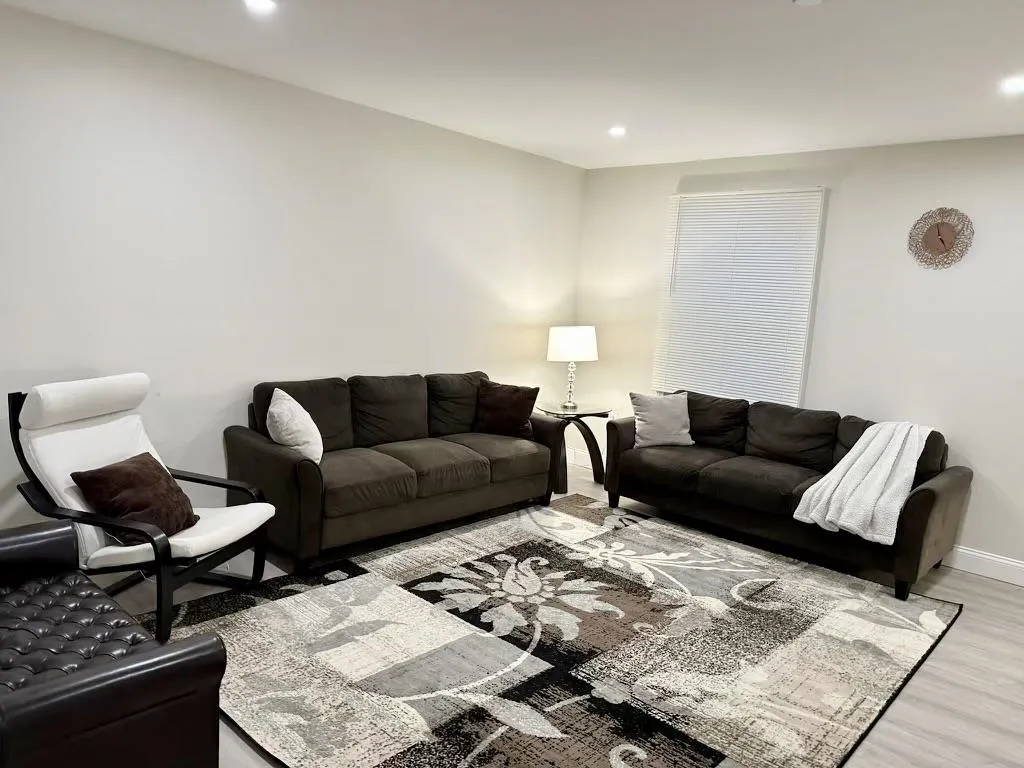 10 Sapphire Lane Nashua NH 03060